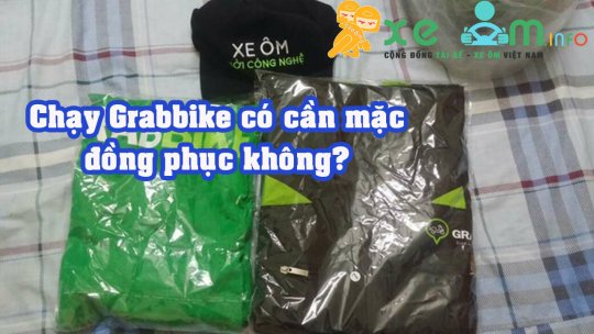 chay grabbike co can mac dong phuc khong (1).jpg