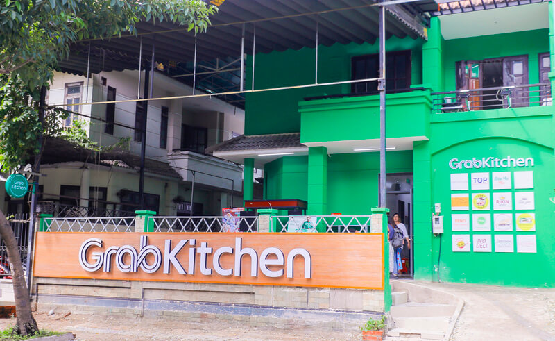 Thành công với mô hình GrabKitchen, Grab mở thêm địa chỉ thứ 3