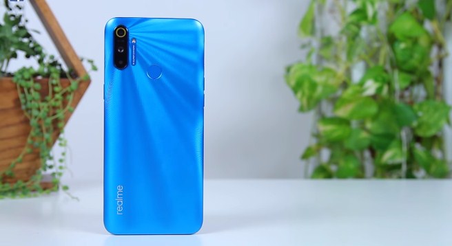 Realme C3 sở hữu vẻ ngoài đẹp và sang trọng