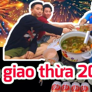 Chơi lớn năm mới tặng dây chuyền 2 tỷ